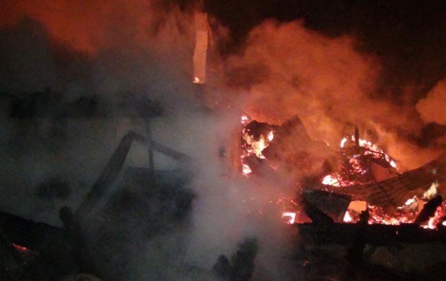 В Карпатах произошел пожар в гостинице, погиб человек