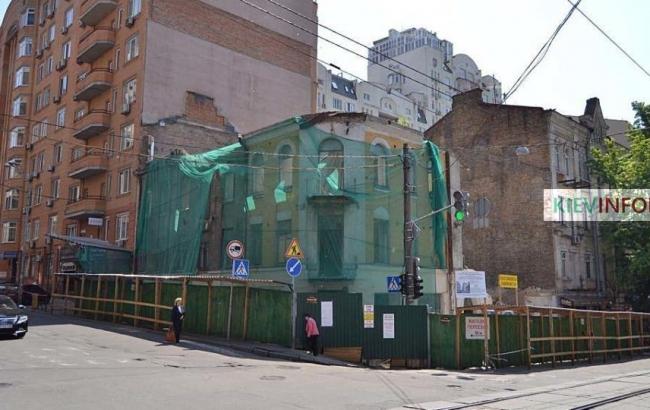 Київські забудовники: Замість історичної будівлі з'явиться чергова дев'ятиповерхівка