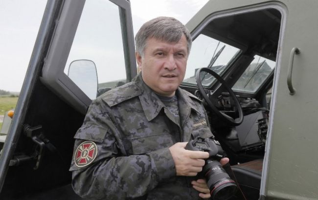 Пожежа на нафтобазі в Київській обл.: 6 пожежних госпіталізовані, з 2-ма немає зв'язку, - Аваков