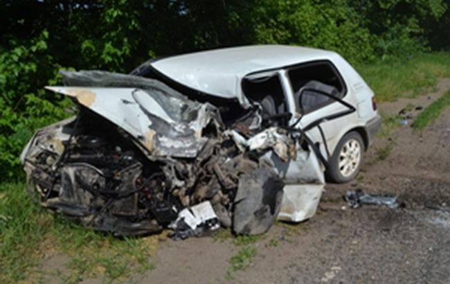 В результате тройного ДТП в Одесской обл. погиб водитель, 9 человек госпитализированы