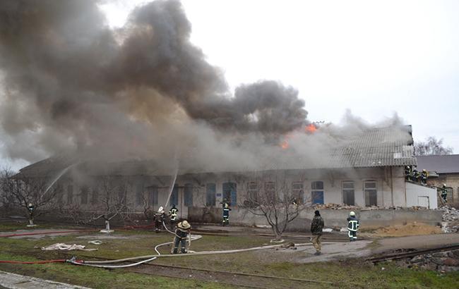 В Одессе на пожаре железнодорожных составов погиб мужчина