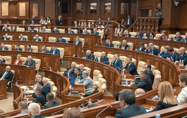 Парламент Молдовы предварительно одобрил законопроект о статусе русского языка