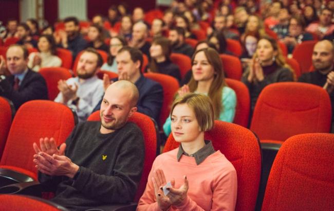 Непроста доля біженця: у Києві презентували фільм "По той бік надії"