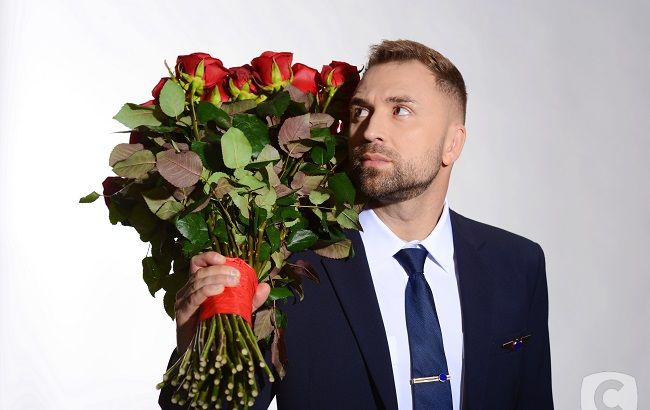 Холостяк 10 Макс Михайлюк рассказал, какими подарками балует любимых женщин