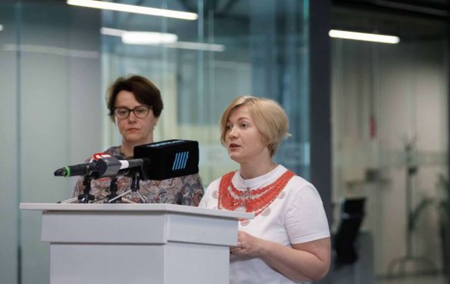 "Евросолидарность" инициирует изменения в законы об олигархах и КСУ