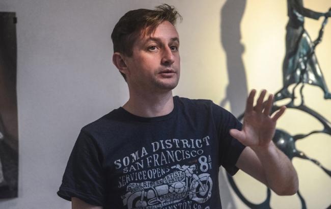 "Моєї любові стане на всіх": Жадан написал стих о священнике, пережившем плен