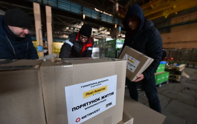 Волонтеры Фонда Ахметова в Киеве сформировали 120 тысяч продуктовых наборов
