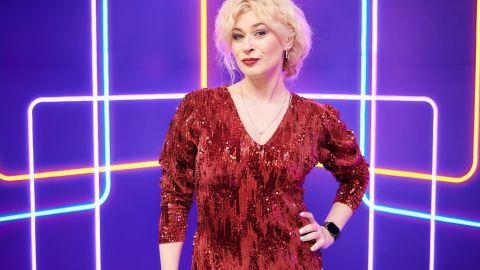 Не хочу быть артефактом: бэк-вокалистка Верки Сердючки Ольга Нека - о сольной карьере и работе со звездами