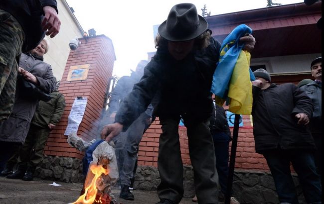 Поліція порушила справу за спалення прапора РФ у Львові