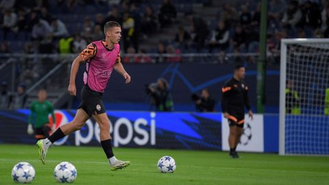 Форвард сборной Украины из "Шахтера" забил "Барселоне" в Лиге чемпионов: видео