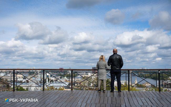 Сухо, хмарно та прохолодно: якою буде погода в Україні сьогодні