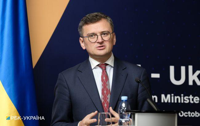 Кулеба звернув увагу Польщі на дестабілізуючий імпорт зерна з Росії до ЄС