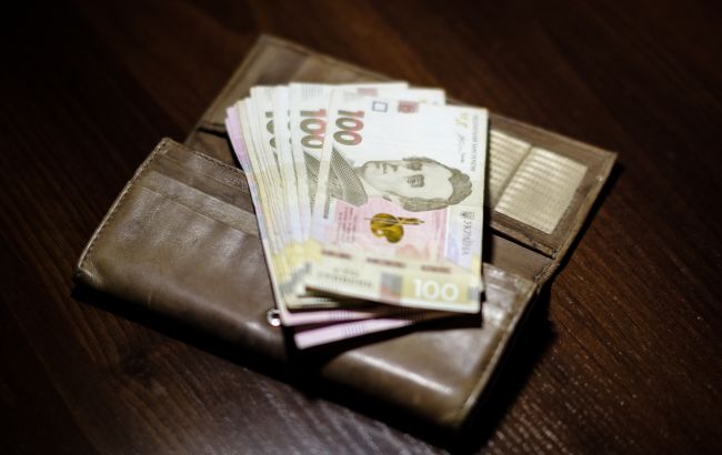 Зарплати українців у 2025 році: хто заробляє найбільше та кому підвищать оклад