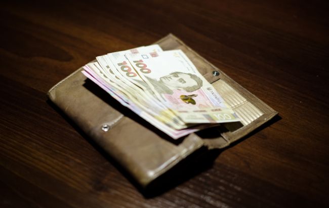 Инфляция съедает более половины роста зарплат украинцев