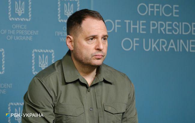 Розраховуємо на позитивне рішення. Єрмак поговорив з Сіярто перед самітом ЄС