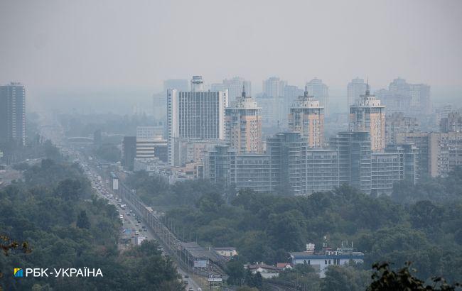 Дим у Києві затримається. Скільки і чому столиця дихатиме смогом
