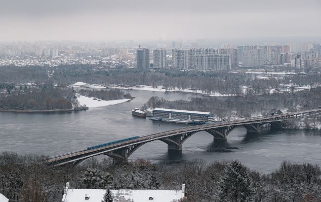 Теплий та дощовий листопад: кількість опадів в Києві вдвічі перевищила норму