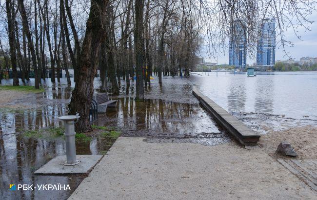 У Києві знову піднявся рівень води: скільки залишилось до критичної позначки