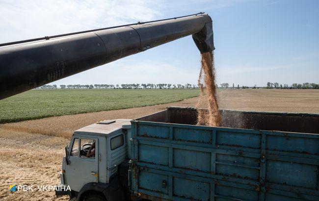 Оккупанты вывозят украинский урожай из Мариупольского района