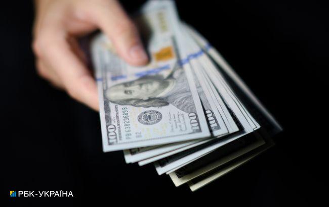 НБУ вдвое снизил продажу валюты из резервов для поддержки нового курса гривны, - Пышный