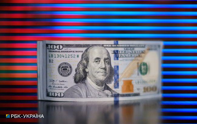 НБУ опустив офіційний курс долара до мінімуму з кінця грудня