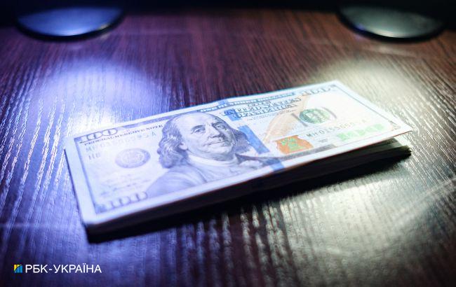 НБУ знизив офіційний курс долара до мінімуму з кінця грудня