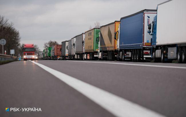 НБУ оценил потери экспортеров и импортеров от блокировки западной границы Украины