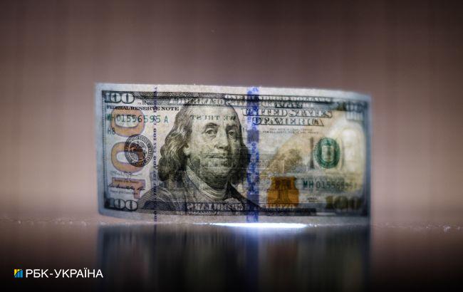 НБУ понизил официальный курс доллара после небольшого роста