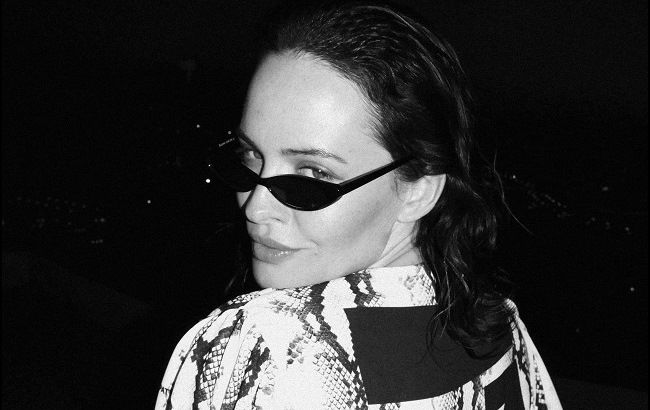 Зверь и красавица: Даша Астафьева показала свой "Основной инстинкт" в провокационном видео