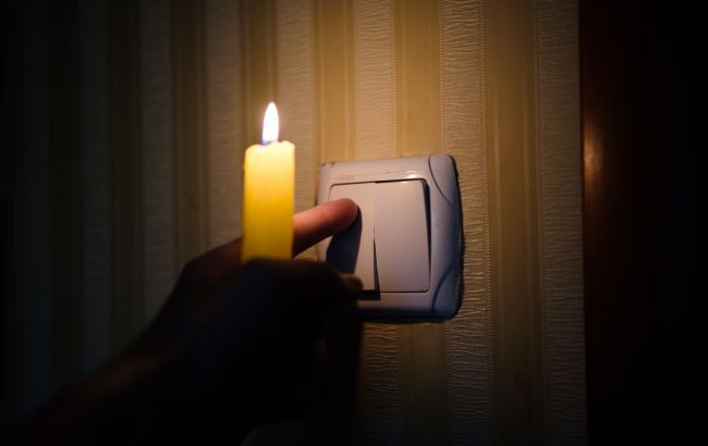 Українцям розповіли, що потрібно зробити одразу після відключення світла