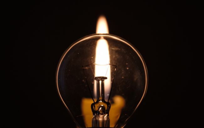 Как экономить на электроэнергии без льгот: украинцам напомнили о других видах тарифов