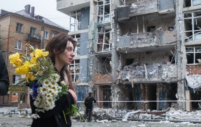 Повреждены общежитие и бизнес-центр, много пострадавших: в Киеве уточнили последствия атаки