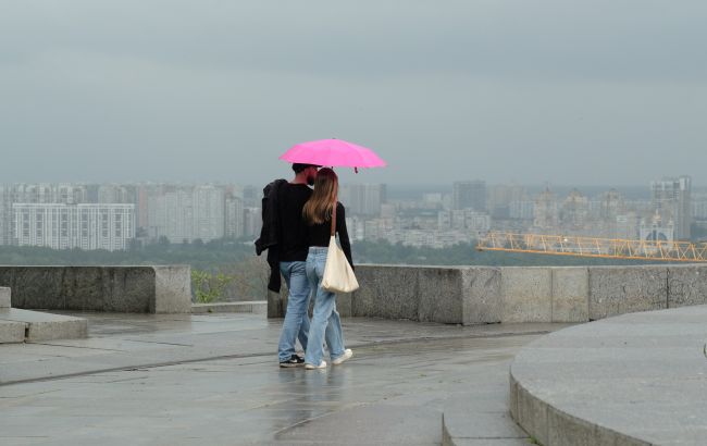 Холодний травень із заморозками затримав літо в Києві