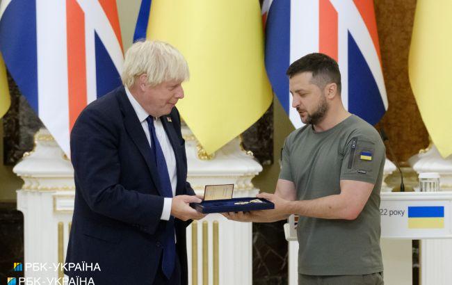 Зеленский поблагодарил Джонсона за поддержку: "Объединил других, когда это казалось невозможным"