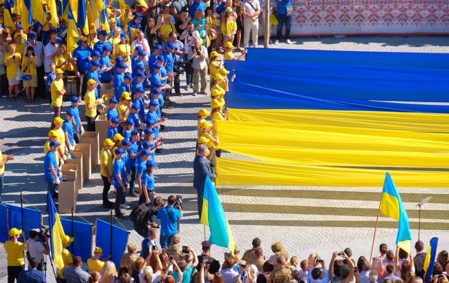 Резніченко: з початку війни ми стали інакше відноситися до державних символів