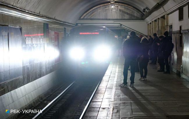 "Крещатик" в списке. В Киеве ограничили движение поездов метро, в чем причина