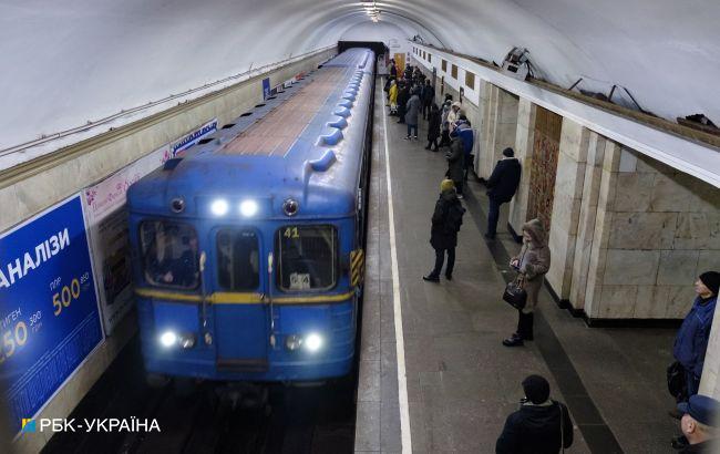 В КГГА назвали дату запуска челночного движения метро между закрытыми станциями