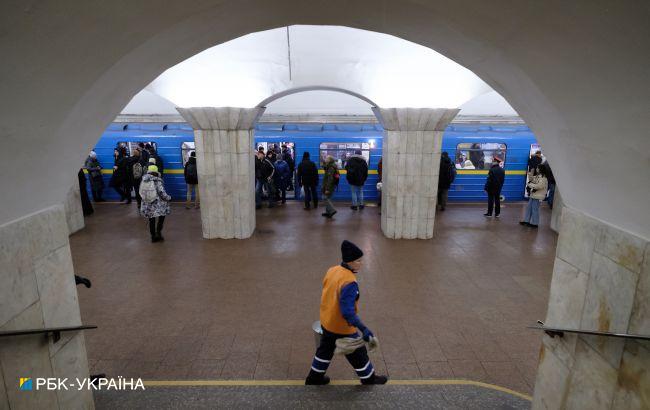 Турникеты в метро Киева частично не работают: что произошло