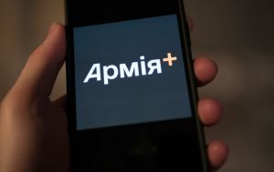 Чекають роками. Чому військовим в ЗСУ затягують переведення і що робити