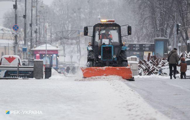 Из-за снежного циклона в Украине без света 400 населенных пунктов, хуже всего в центре страны