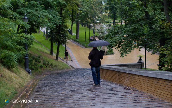 Дощі та грози майже по усій території України: погода на завтра