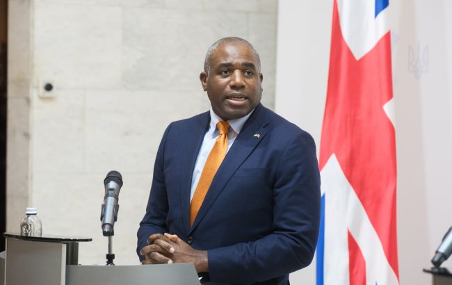 Глава МЗС Британії не бачить прагнення Путіна до мирних переговорів