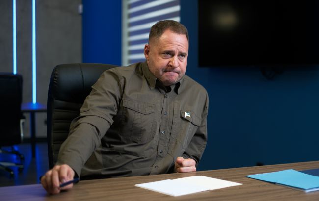 Журналісти розкрили, чим займається Єрмак у Києві після відставки