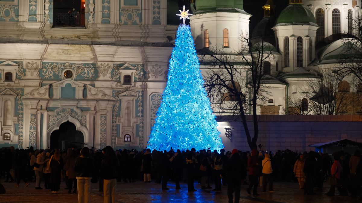 Ялинка в Києві відкрилась 6 грудня 2024 на Софійській площі - який вигляд  вона має, фото, відео | РБК-Україна