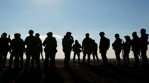 Скільки українців готові боротися з РФ навіть без підтримки США: дані КМІС