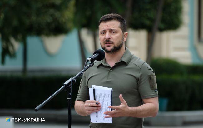 Зеленский обнародовал видео последствий ракетного обстрела Львова