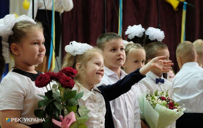 Школярам в Україні знадобиться два рюкзаки: що має бути в другому