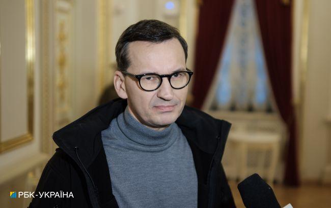 Перебуває як у в'язниці. Моравецький сподівається, що Чечня стане незалежною від Росії