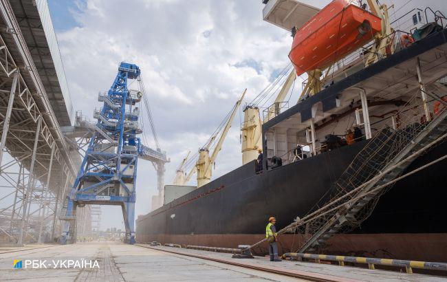 Украина экспортировала морским коридором уже более 18 млн тонн грузов, - АМПУ