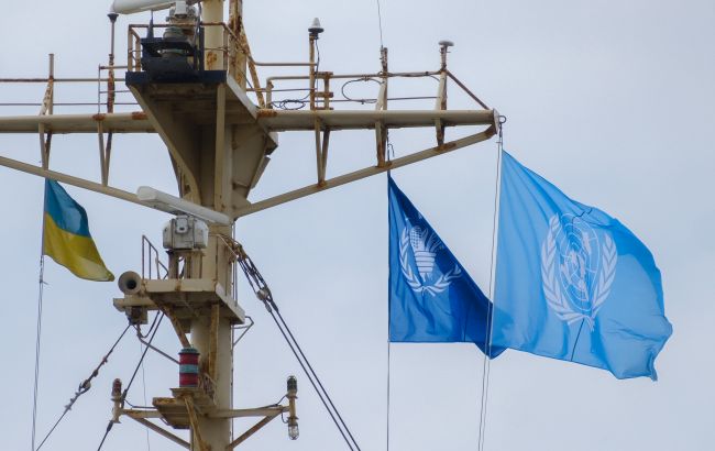 Бофсор открыт. Севшее на мель судно отбуксировали